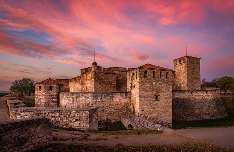 eastern-danube-river-cruise-castle